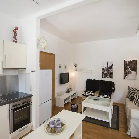 Appartement In Near Lift